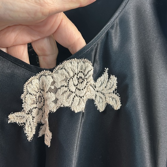 EUC Vintage Jones of New York Peignoir Set from the 70’s in Black with Ecru Lace - Picture 11 of 13